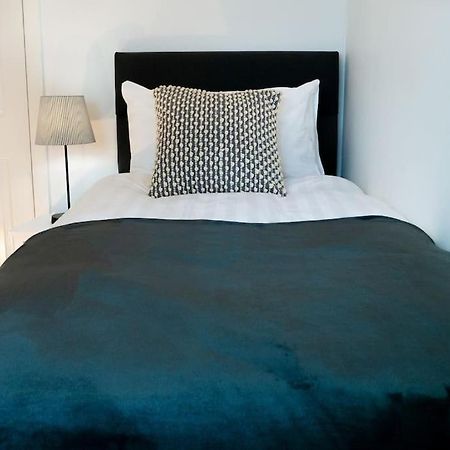 Central 2 Bedroom Luxury Home Close To River Ness Inverness Dış mekan fotoğraf