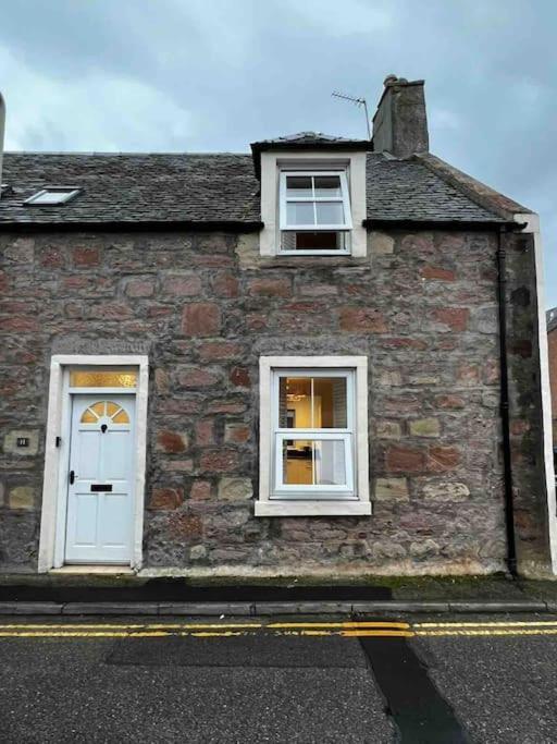 Central 2 Bedroom Luxury Home Close To River Ness Inverness Dış mekan fotoğraf