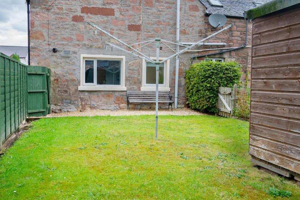 Central 2 Bedroom Luxury Home Close To River Ness Inverness Dış mekan fotoğraf
